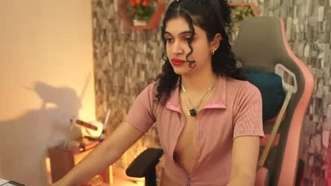 Salom independent model online show from July 14, 7:29 pm