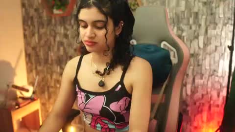 Salom independent model online show from July 15, 9:19 pm