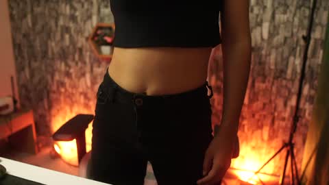 Salom independent model online show from April 29, 4:48 am