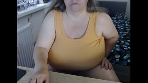 Snapshot of sweetboobs85h chatting on September 26, 12:03 pm Sweetboobs85h online show from September 26, 12:03 pm