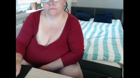 Sweetboobs85h online show from July 1, 2:27 pm