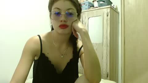 sweetcalm_ online show from July 19, 4:04 am