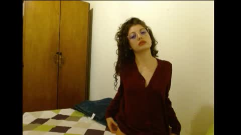 sweetcalm_ online show from February 2, 4:33 am