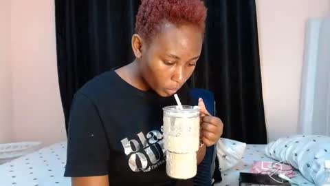 sweetDee online show from July 10, 6:47 am