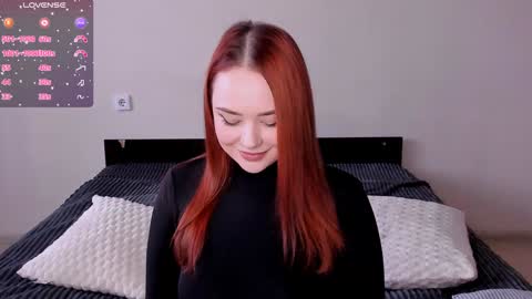 Snapshot of sweetie_candy_ chatting on December 13, 12:17 pm Hannah online show from December 13, 12:17 pm