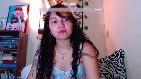 Snapshot of sweetie_maryy chatting on December 28, 11:05 pm Maria my insta sweetie maryy online show from December 28, 11:05 pm