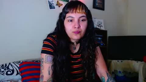 Snapshot of sweetie_maryy chatting on February 25, 5:40 pm Maria my insta sweetie maryy online show from February 25, 5:40 pm