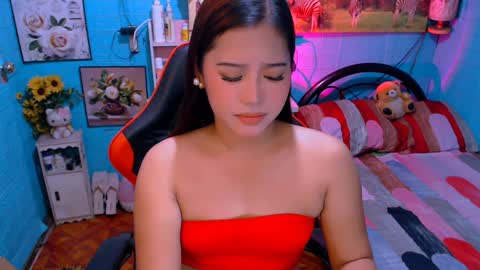 Nicole online show from February 4, 4:26 am