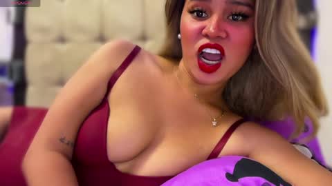 sweetjhessa69 online show from May 31, 1:55 am