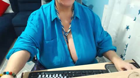 Snapshot of sweetladyrebeka chatting on January 25, 4:42 pm Rebeka online show from January 25, 4:42 pm