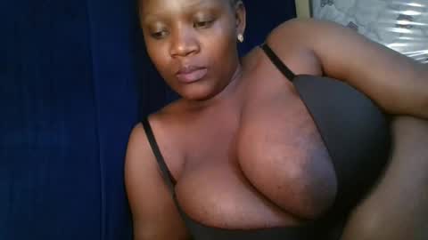 sweetlexier online show from August 3, 9:04 am