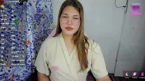 sweetloridreams online show from March 17, 8:29 am