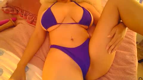 Snapshot of sweetmissamelia chatting on September 24, 2:16 pm Amelia online show from September 24, 2:16 pm