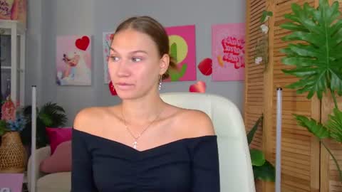 Emily online show from July 13, 11:00 am
