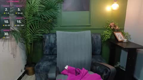 Emma online show from March 3, 8:04 pm