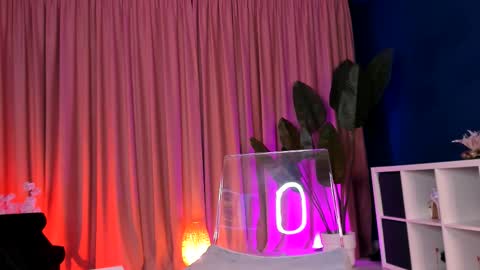 Leya online show from December 18, 5:12 am