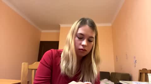 Elizabeth online show from October 20, 4:21 pm