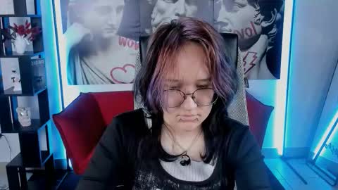 syllviareed online show from January 17, 10:01 am