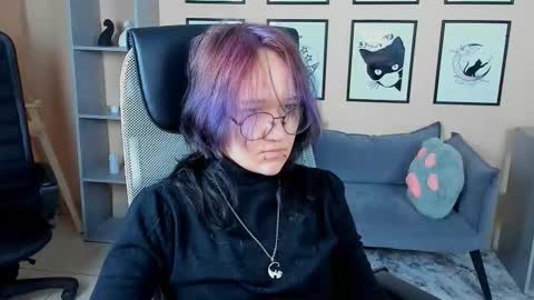 syllviareed online show from January 10, 10:20 am