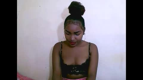 sylviasexy27 online show from December 16, 7:26 am