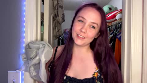 Jennah online show from May 4, 11:08 pm
