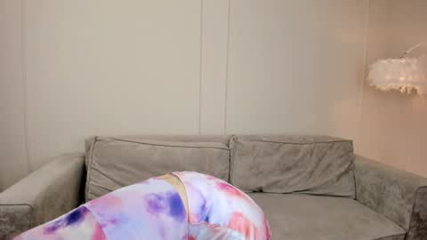 Liv online show from February 6, 7:29 pm