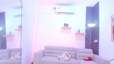 Tahiela  online show from March 11, 3:22 am