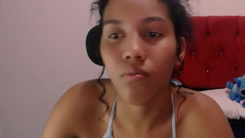 Snapshot of tainara_ebonny chatting on October 11, 8:44 pm Tainara online show from October 11, 8:44 pm