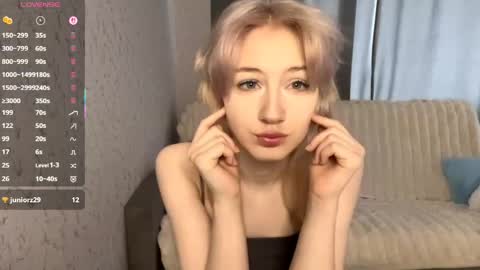 Tessa online show from May 3, 9:56 am