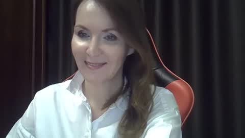 taisialucky77 online show from October 17, 6:55 pm