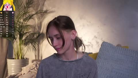 Mia online show from May 2, 6:06 am