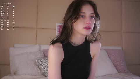 Mia online show from June 15, 3:40 am