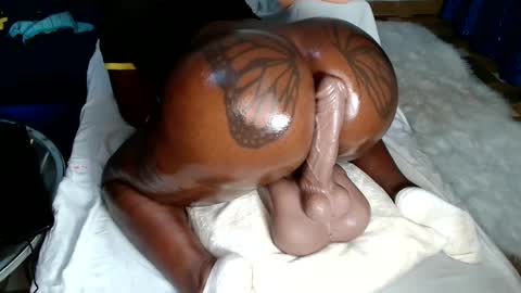 butterflyass online show from February 9, 2:06 am