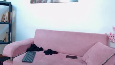 Hi im sara online show from April 29, 1:03 pm