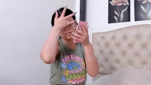 Hi im sara online show from July 22, 1:23 pm