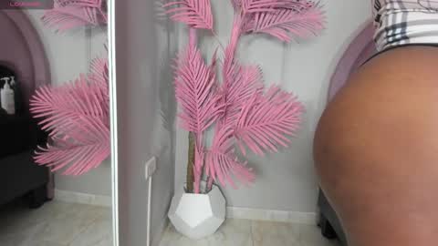 tamaramilleer online show from February 4, 5:10 am