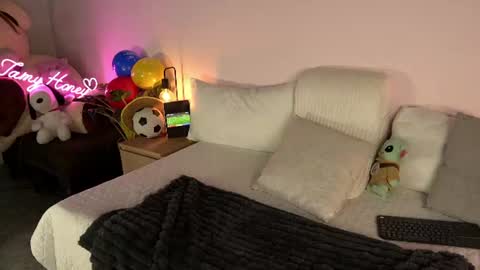 Tamy online show from June 18, 3:08 am
