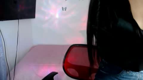 Snapshot of tania_rendon1 chatting on December 9, 1:40 am Tania online show from December 9, 1:40 am