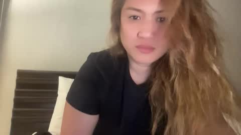 Mae online show from October 1, 6:24 pm