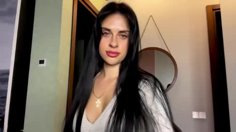 Tati online show from March 30, 6:07 pm