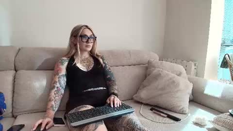 tattoobbgirl online show from June 27, 4:02 pm