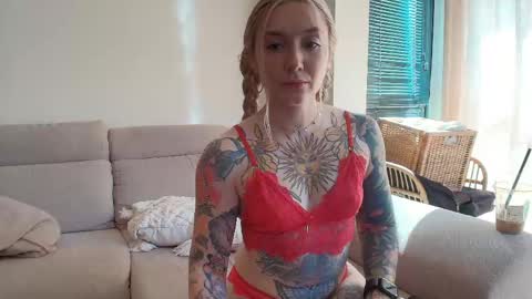 tattoobbgirl online show from May 4, 2:43 pm