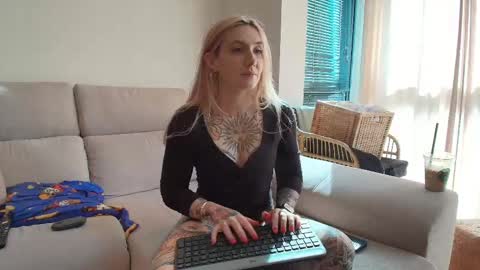 tattoobbgirl online show from May 1, 3:48 pm