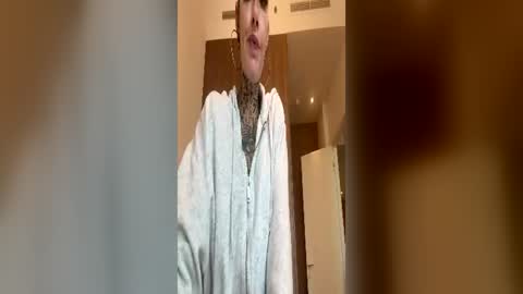 tattooedlucy_ online show from June 12, 12:24 pm