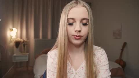 Taya online show from March 17, 4:11 pm