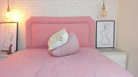 TAYLOR  online show from September 10, 4:01 am