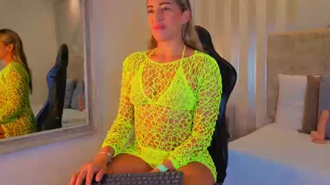 tayra online show from July 12, 7:25 pm