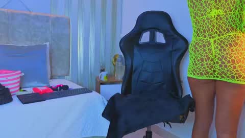 tayra online show from April 28, 7:29 pm