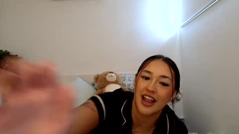 Telea Evans online show from December 5, 12:41 am