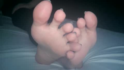 Viv West online show from November 6, 4:40 am